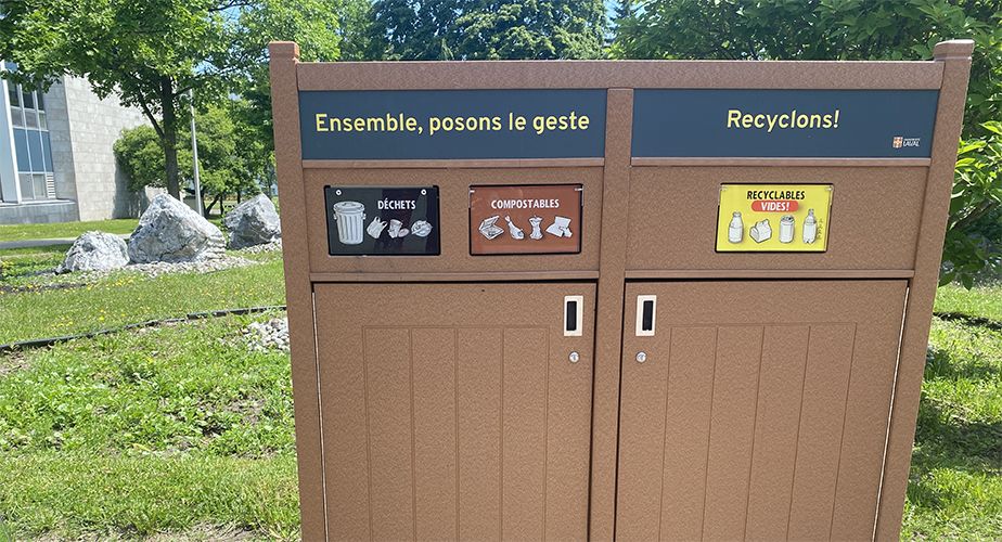 ilot de tri des matières compostables, recyclables et des déchets